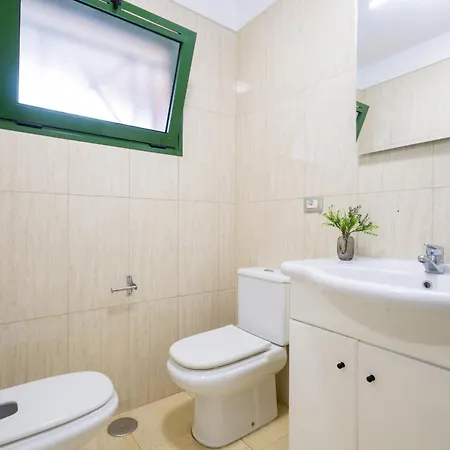 Vivienda Con Piscina En *