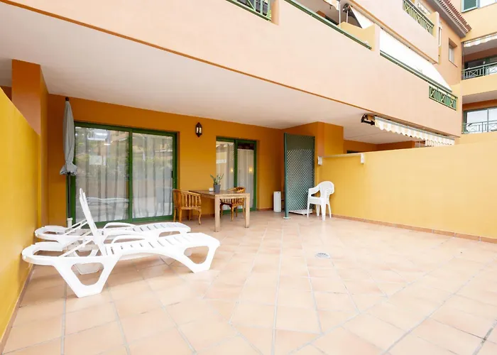 Vivienda Con Piscina En Apartamento *