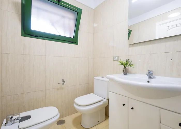 Vivienda Con Piscina En *