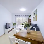 Vivienda Con Piscina En Apartment *