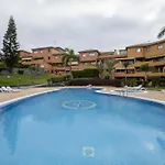Vivienda Con Piscina En *