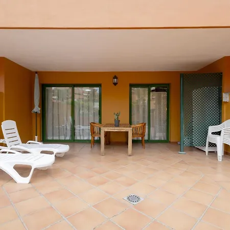 Vivienda Con Piscina En Apartment *