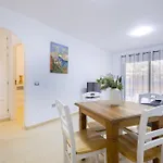 Vivienda Con Piscina En *