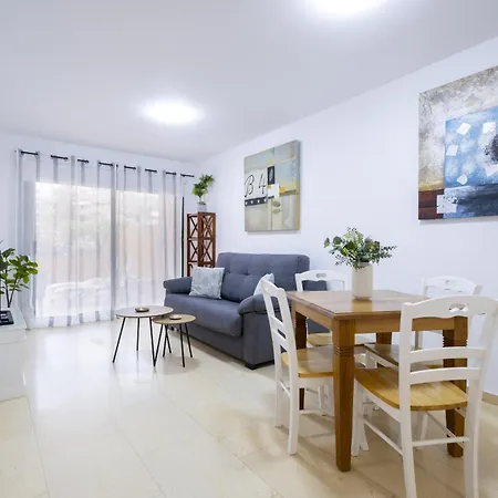 Vivienda Con Piscina En 아파트