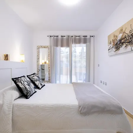 Vivienda Con Piscina En 拉克鲁斯
