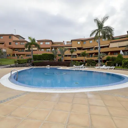 Vivienda Con Piscina En 아파트