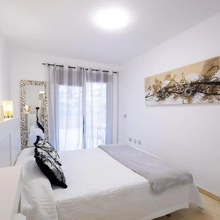 Vivienda Con Piscina En 아파트