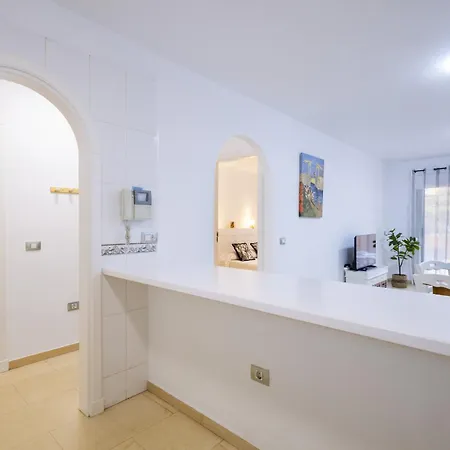 아파트 Vivienda Con Piscina En *