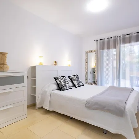 Vivienda Con Piscina En