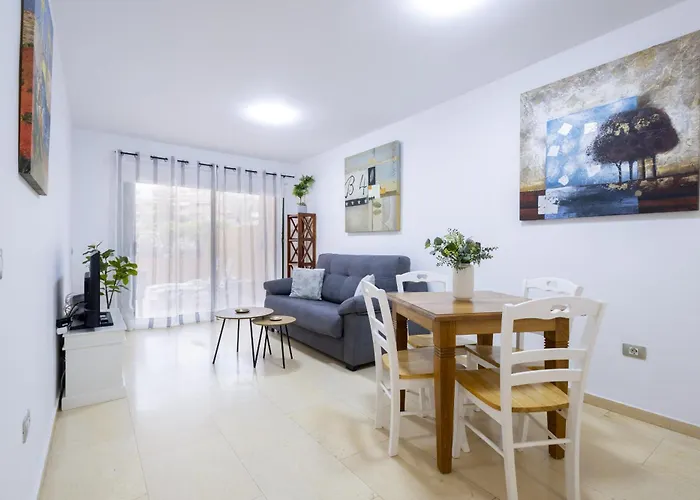 Vivienda Con Piscina En 公寓