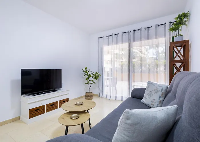 Vivienda Con Piscina En *