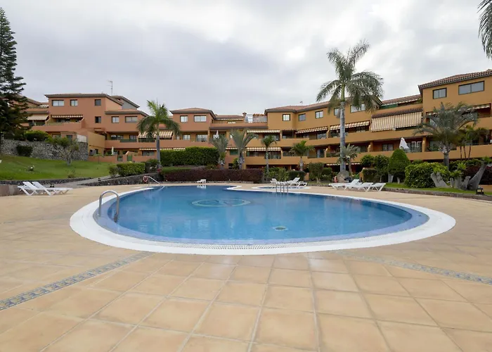 Vivienda Con Piscina En 公寓