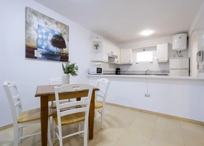 公寓 Vivienda Con Piscina En *