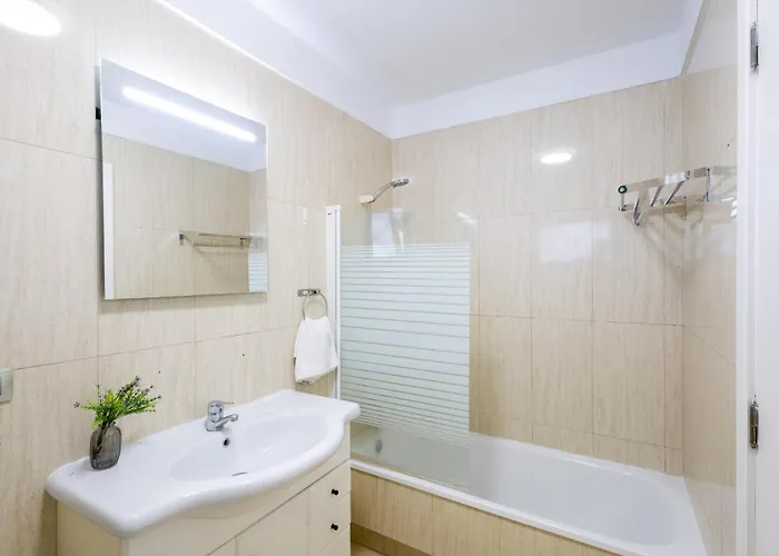 Vivienda Con Piscina En